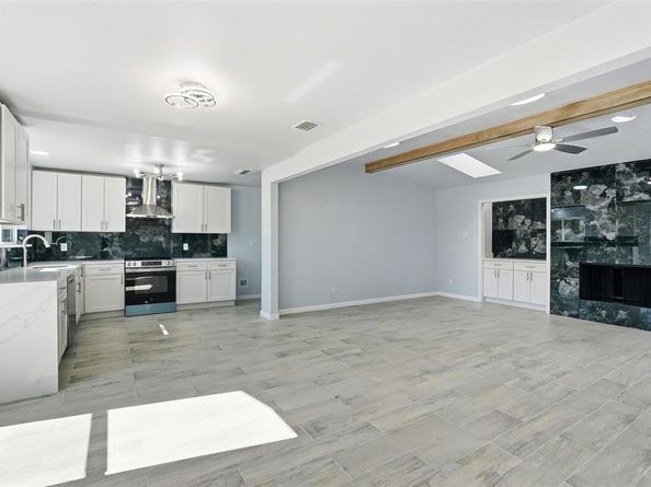 1813  Crockett Street , Garland Texas 75042