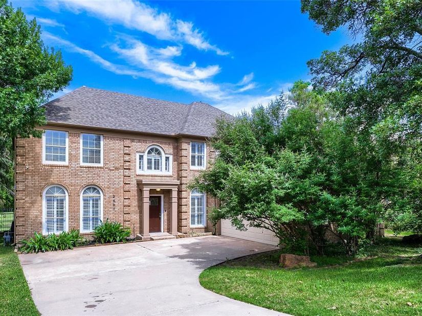 2803  Wyndham Lane , Richardson Texas 75082