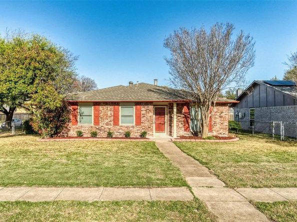 1501  Meandering Way , Garland Texas 75040