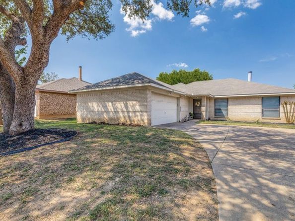 2600  Echo Point Drive , Fort Worth Texas 76123