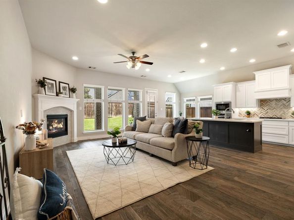 827  Esk Avenue , Celina Texas 75009