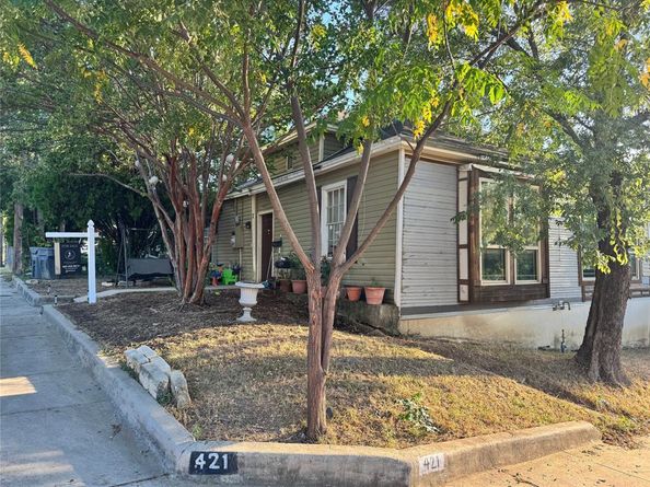 421 N Patton Avenue , Dallas Texas 75203