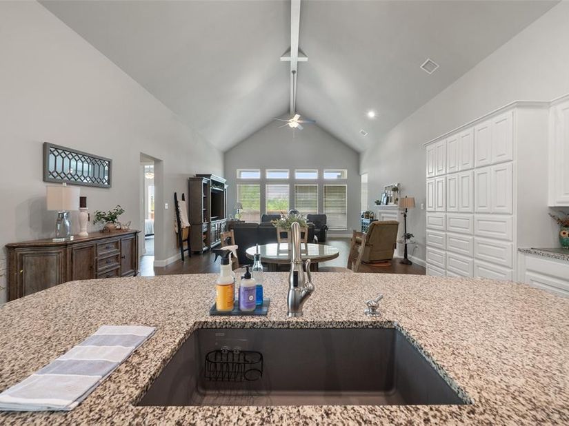 1921  Middleton Drive , Mansfield Texas 76063