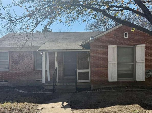 1532  Madrid Street , Dallas Texas 75216