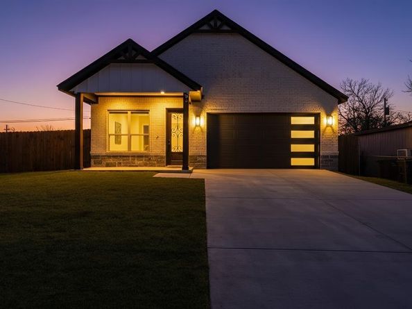 3401 S Hughes Avenue , Fort Worth Texas 76119