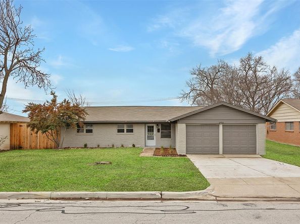 5920  Walraven Circle , Fort Worth Texas 76133