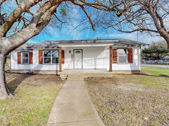 2802 N Masters Drive , Dallas Texas 75227