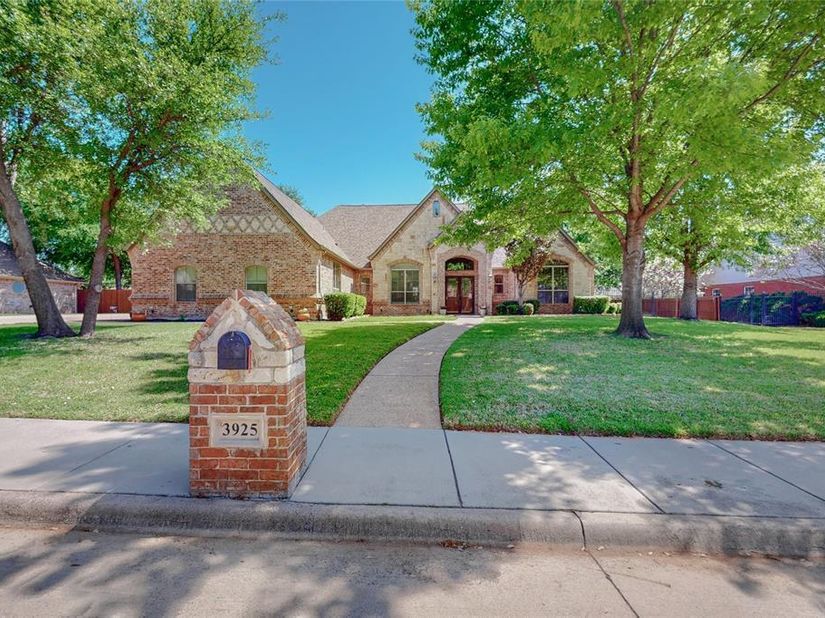 3925  Westway Terrace , Fort Worth Texas 76179