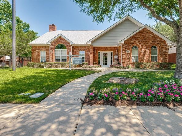 1004  Bridges Drive , Arlington Texas 76012