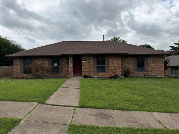 1716  Rosemeade Circle , Carrollton Texas 75007