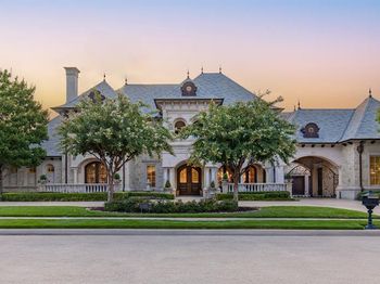 2933  Belclaire Drive 