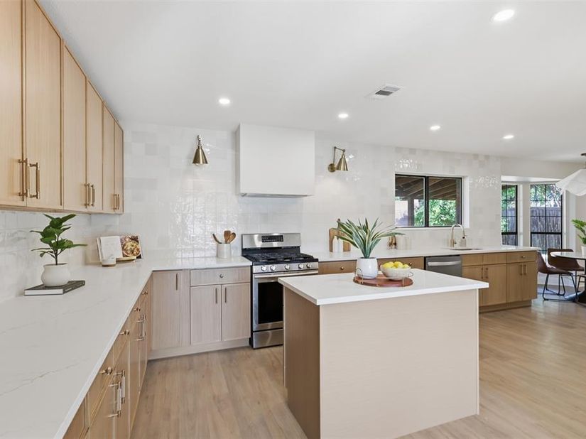 614  Berkley Drive , Grapevine Texas 76051