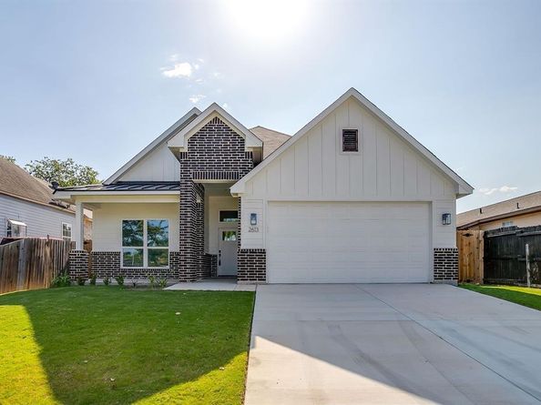 2613  Chestnut Avenue , Fort Worth Texas 76164