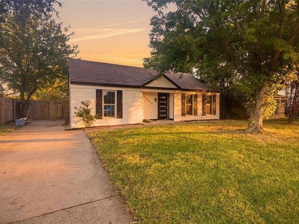 3728  Flintwood Trail , Fort Worth Texas 76137