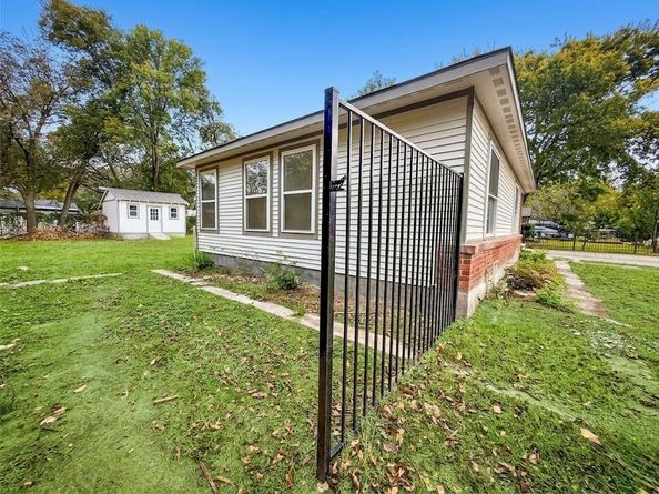 1315  Whitley Drive , Dallas Texas 75217