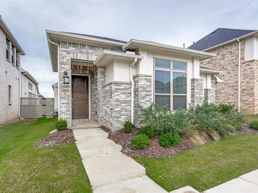1700  Bonsmara Drive , Northlake Texas 76247