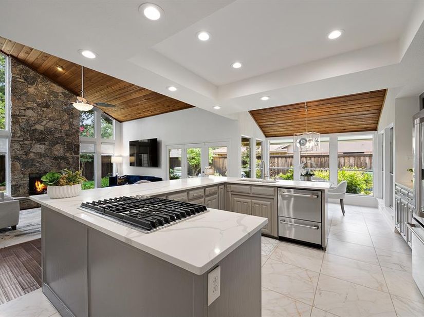 4203  Brooktree Lane , Dallas Texas 75287