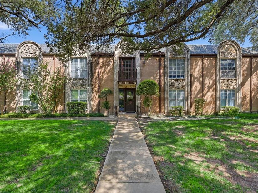 4102  Ridglea Country Club Drive  1501, Fort Worth Texas 76126