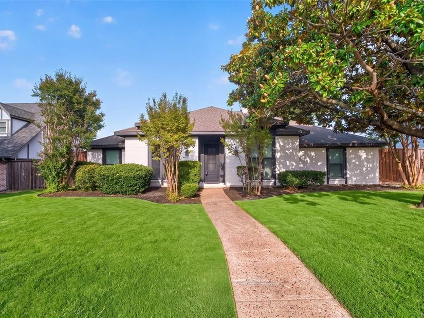 3904  Covinton Lane , Plano Texas 75023