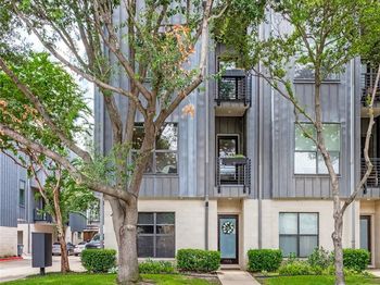 1916  Hope Way 