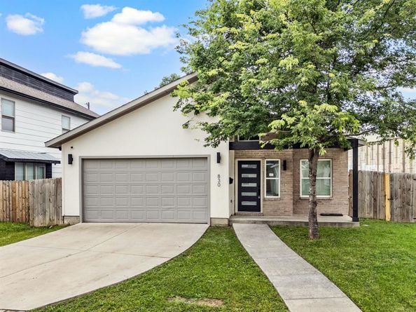 830 E Powell Avenue , Fort Worth Texas 76104