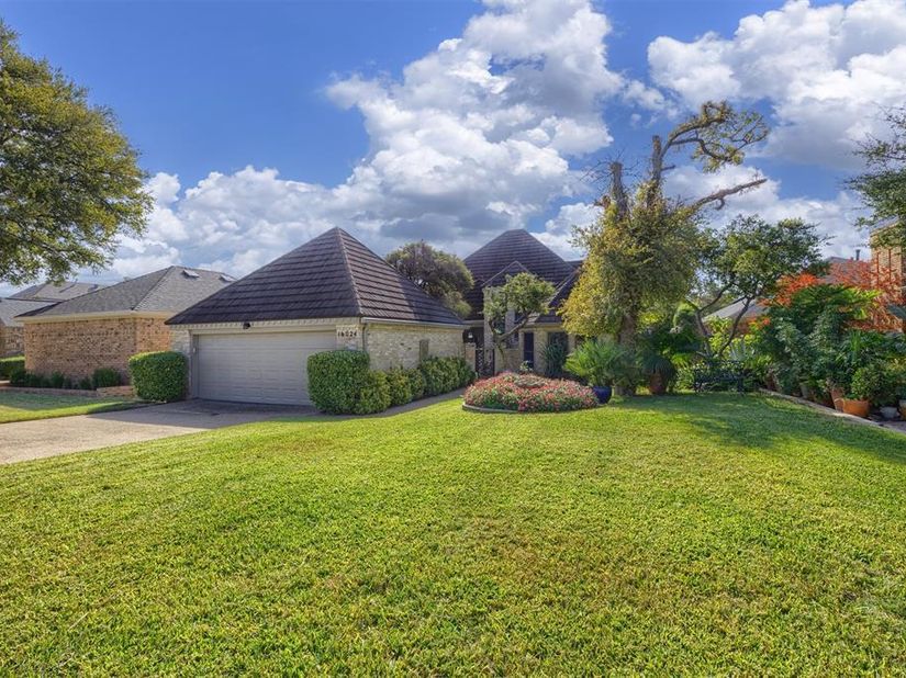 16024  Chalfont Circle , Dallas Texas 75248