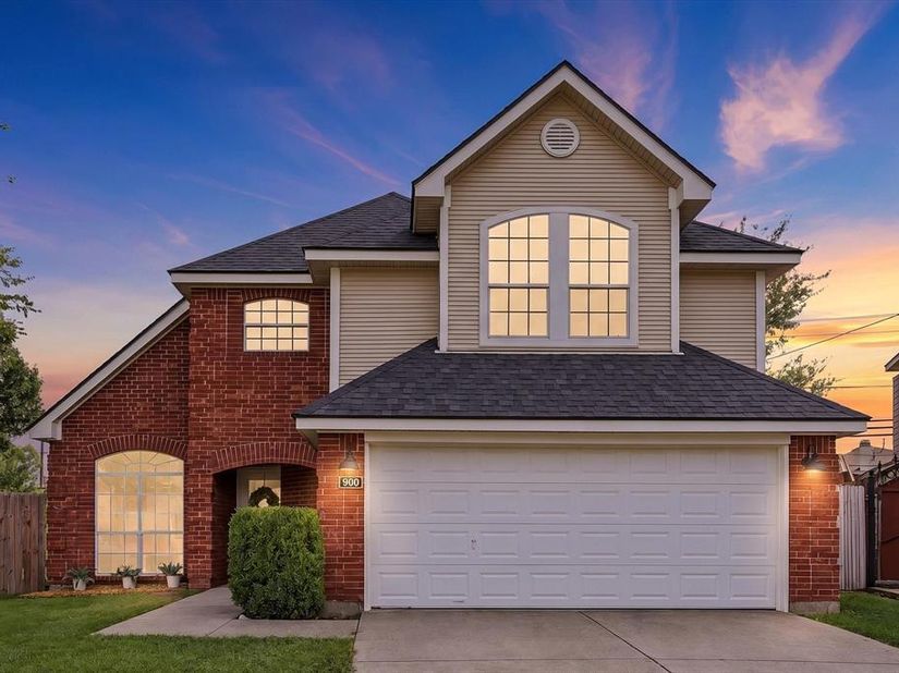 900  Blossomwood Court , Arlington Texas 76017