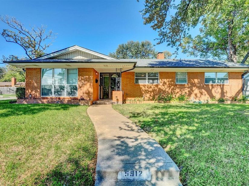 5912  Lubbock Avenue , Fort Worth Texas 76133
