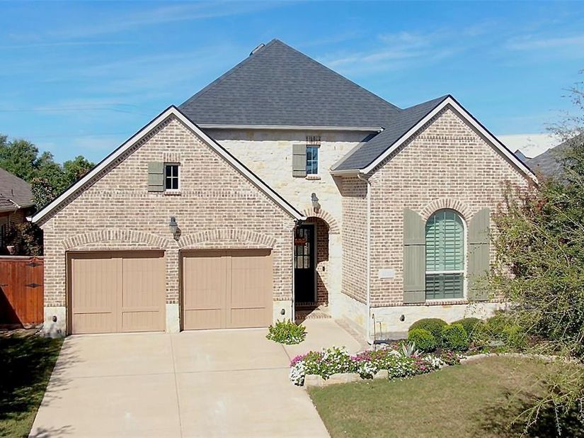 8713  Honeysuckle Drive , Argyle Texas 76226