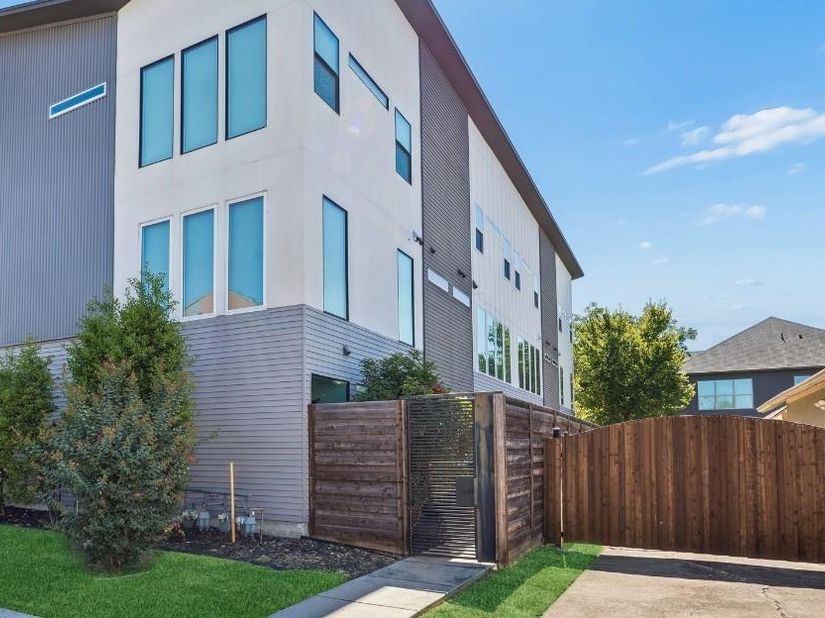 4726  Manett Street  103, Dallas Texas 75204