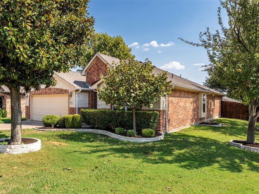 6633  Chalk River Drive , Fort Worth Texas 76179