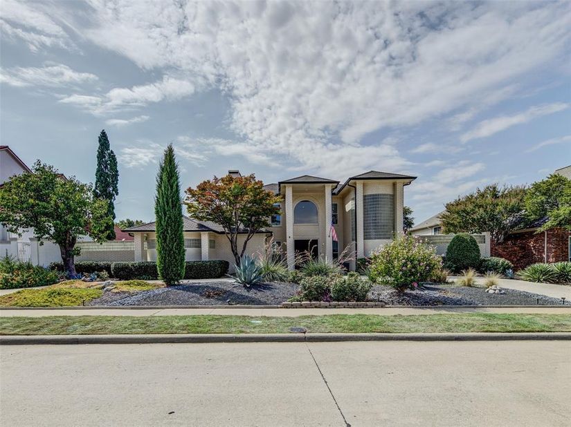 6604  Myrtle Beach Drive , Plano Texas 75093