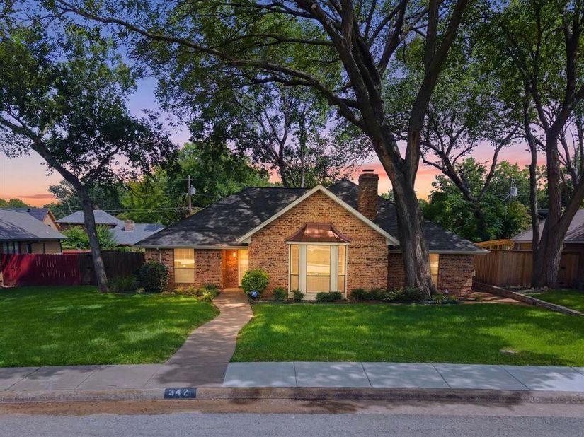 342  Hillcroft Drive , Duncanville Texas 75137