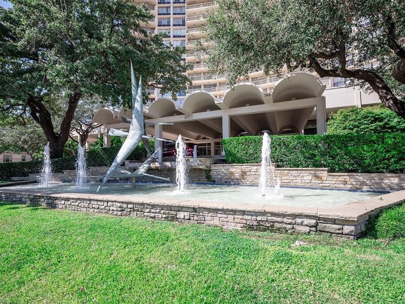 6211 W Northwest Highway  900, Dallas Texas 75225