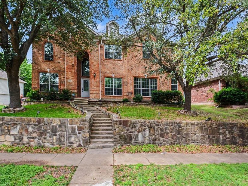 1930  Wind Lake Circle , Garland Texas 75040