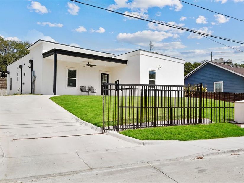 5405 N Arcadia Drive , Dallas Texas 75211