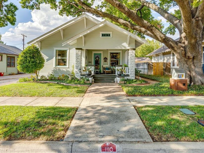 1116 W Arlington Avenue , Fort Worth Texas 76110
