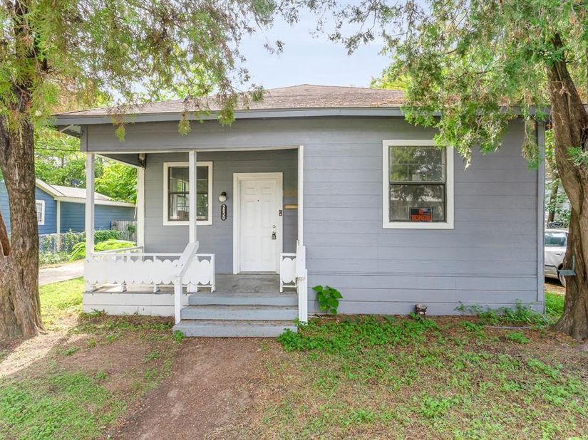 2630  Lenway Street , Dallas Texas 75215