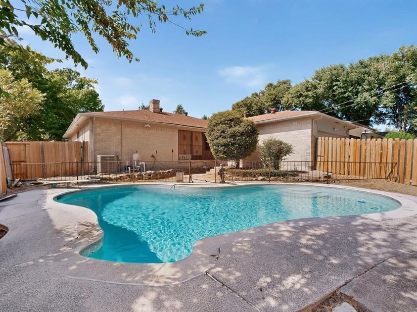 4714  Chilton Drive , Dallas Texas 75227