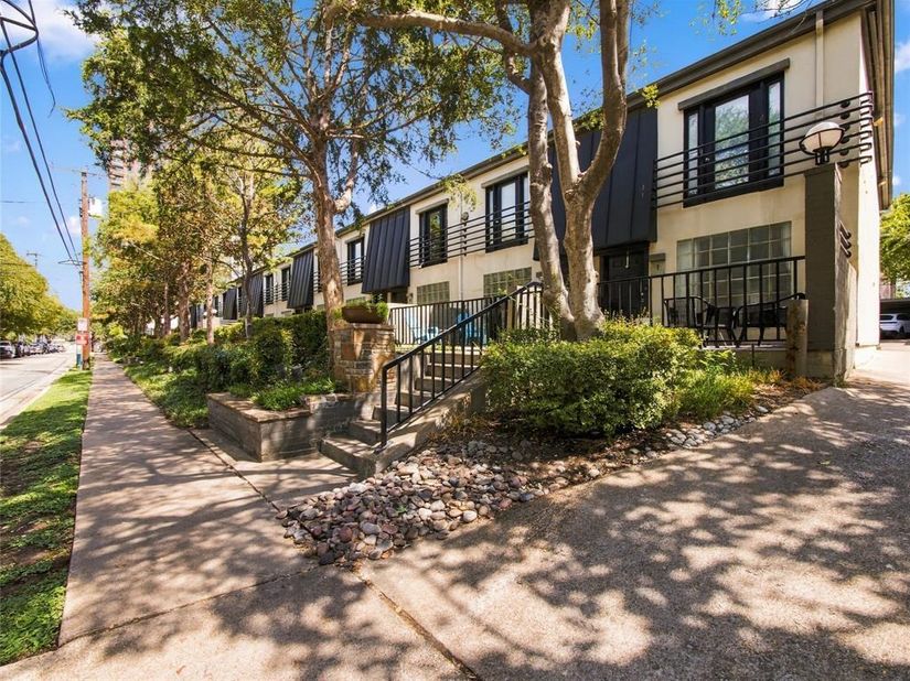 4414  Buena Vista Street  17, Dallas Texas 75205