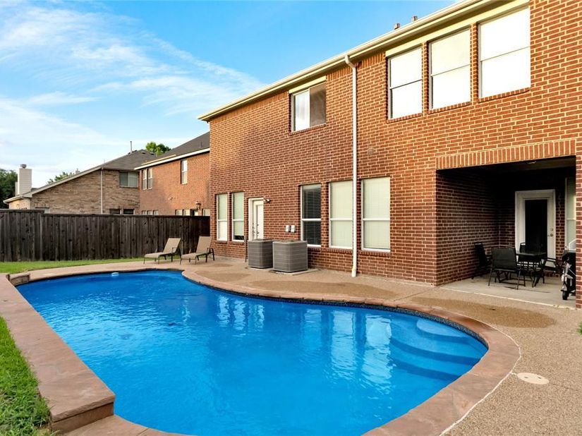 308  foxbury Drive , Euless Texas 76040