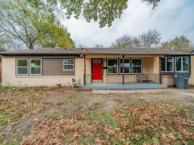 2426  Salerno Drive , Dallas Texas 75224
