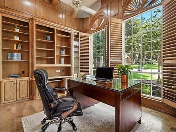 5017  Southern Hills Drive 