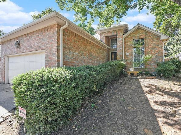 5924  Canberra Lane , Arlington Texas 76017