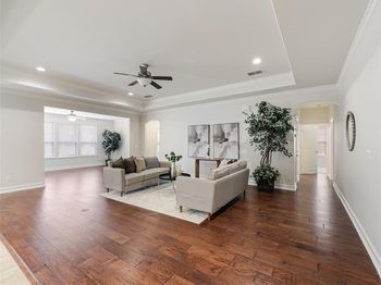 2464  Luna Vista Lane 