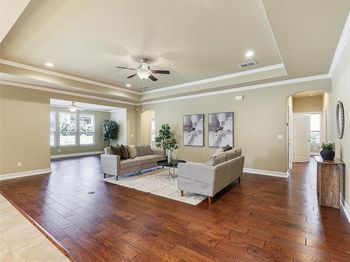 2464  Luna Vista Lane 