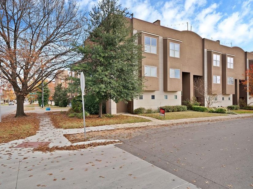 1516  Hope Street , Dallas Texas 75206