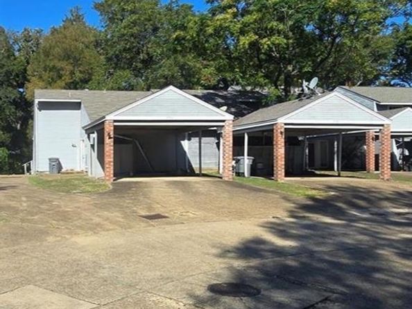 1736  Westerham Drive , Dallas Texas 75232