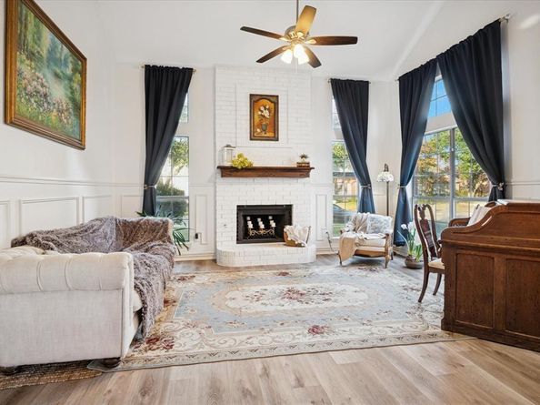 2814  Lois Lane , Rowlett Texas 75088