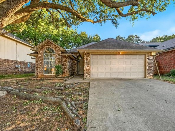 8812  Sabinas Trail , Fort Worth Texas 76118
